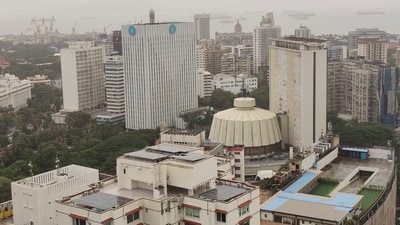 Mumbai real estate update: With housing sales moderating and unsold inventory piling up in Mumbai, developers are increasingly adopting aggressive pricing strategies to lure fence-sitters. (Picture for representational purposes only) (Mehul R Thakkar/HT) Mumbai real estate update: With housing sales moderating and unsold inventory piling up in Mumbai, developers are increasingly adopting aggressive pricing strategies to lure fence-sitters. (Picture for representational purposes only) (Mehul R Thakkar/HT)