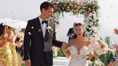 Lauren Gottlieb ties the knot with Tobias Jones. Lauren Gottlieb ties the knot with Tobias Jones.