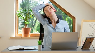 Desk yoga helps to relax and reduce strain of continously sitting at desk for long hours. (Shutterstock) Desk yoga helps to relax and reduce strain of continously sitting at desk for long hours. (Shutterstock)