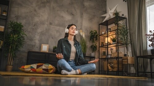 Begin your day by meditating. (Shutterstock)