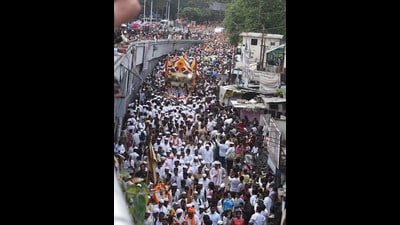 After two days of halt in the city, Sant Dnyaneshwar Maharaj Palkhi will start their journey from Pune city towards Pandharpur via Dive Ghat on Sunday morning. (HT FILE) After two days of halt in the city, Sant Dnyaneshwar Maharaj Palkhi will start their journey from Pune city towards Pandharpur via Dive Ghat on Sunday morning. (HT FILE)