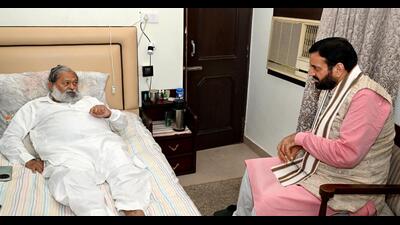 Haryana chief minister Nayab Singh Saini during his vistit to energy minister Anil Vij’s residence in Ambala on Saturday. (Sourced) Haryana chief minister Nayab Singh Saini during his vistit to energy minister Anil Vij’s residence in Ambala on Saturday. (Sourced)