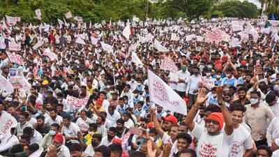 Navi Mumbai: Locals gather at Palm Beach Road near CBD Belapur as they protest against the naming of Navi Mumbai International Airport, in Navi Mumbai, Thursday, June 24, 2021. (PTI Photo)(PTI06_24_2021_000067B) (PTI) Navi Mumbai: Locals gather at Palm Beach Road near CBD Belapur as they protest against the naming of Navi Mumbai International Airport, in Navi Mumbai, Thursday, June 24, 2021. (PTI Photo)(PTI06_24_2021_000067B) (PTI)