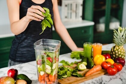 Diet rich in leafy greens and veggies keep you healthy. (Shutterstock)