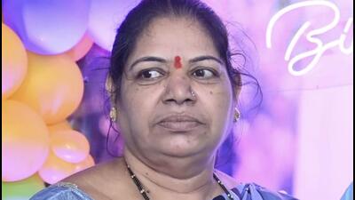 55-year-old Kalpana Kolge, a resident of Arnala village, died int the accident. 55-year-old Kalpana Kolge, a resident of Arnala village, died int the accident.