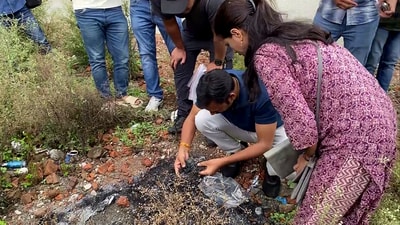 Meghalaya SIT team and FSL Indore, collect the pieces of the burnt bag and burnt pieces of Sonam Raghuvanshi's belongings for forensic investigation, at Hare Krishna Vihar Colony in Indore. (ANI) Meghalaya SIT team and FSL Indore, collect the pieces of the burnt bag and burnt pieces of Sonam Raghuvanshi's belongings for forensic investigation, at Hare Krishna Vihar Colony in Indore. (ANI)