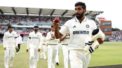 Jasprit Bumrah's day in Leeds, as he picked up a 14th career five-fer and continued to establish his legacy as an all-time bowler in cricket history. 5-83 were his figures, but not given much high-quality support from the other bowlers in India's pace battery. India ended day 3 leading by 96. (@BCCI X) Jasprit Bumrah's day in Leeds, as he picked up a 14th career five-fer and continued to establish his legacy as an all-time bowler in cricket history. 5-83 were his figures, but not given much high-quality support from the other bowlers in India's pace battery. India ended day 3 leading by 96. (@BCCI X)