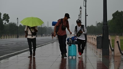 From Wednesday onwards, Delhi is forecasted to make way for the much awaited onset of monsoon. (Sanjeev Verma/ Hindustan Times) From Wednesday onwards, Delhi is forecasted to make way for the much awaited onset of monsoon. (Sanjeev Verma/ Hindustan Times)