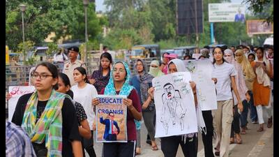 Students of Chaudhary Charan Singh Haryana Agricultural University during a protest rally in Hisar on Sunday. (HT) Students of Chaudhary Charan Singh Haryana Agricultural University during a protest rally in Hisar on Sunday. (HT)