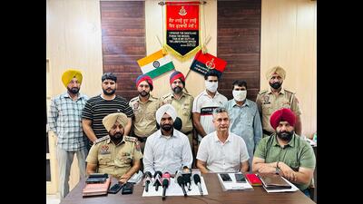 The Punjab Police have solved three ransom call cases in Tarn Taran and arrested two accused, said senior superintendent of police (SSP) Deepak Pareek on Sunday. (HT Photo) The Punjab Police have solved three ransom call cases in Tarn Taran and arrested two accused, said senior superintendent of police (SSP) Deepak Pareek on Sunday. (HT Photo)