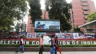 EC mulls door-to-door voter verification ahead of Bihar assembly polls. (REUTERS File) EC mulls door-to-door voter verification ahead of Bihar assembly polls. (REUTERS File)