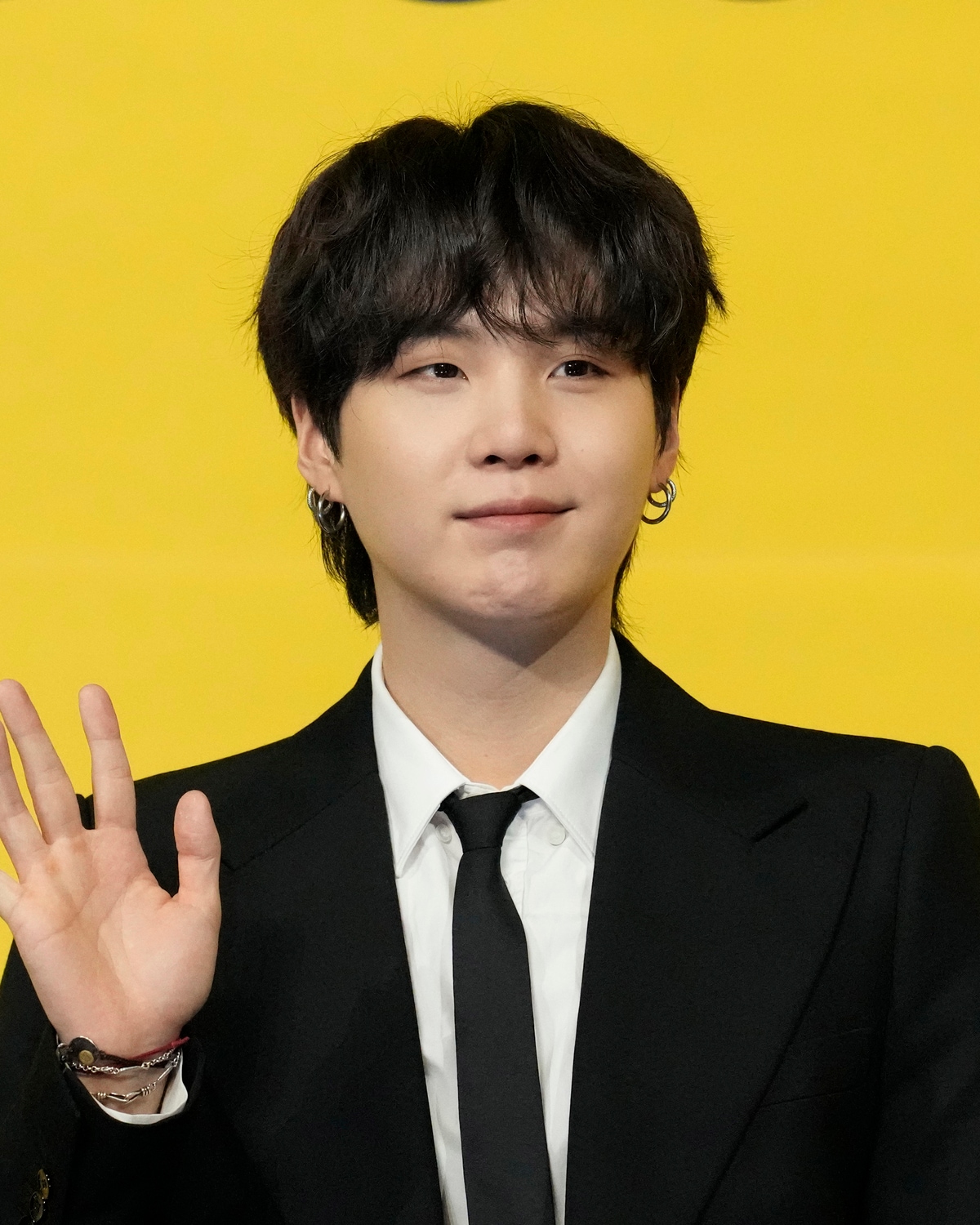 BTS' Suga donates 5 bn won to autism hospital for establishing Min