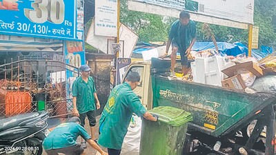 Solid waste piles up in Vasai-Virar as civic body, contractors face off in court Solid waste piles up in Vasai-Virar as civic body, contractors face off in court
