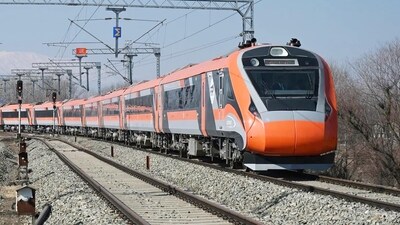 A Reddit user recounted how he calmly denied a woman's fake nausea excuse to take his window seat on Vande Bharat Express.