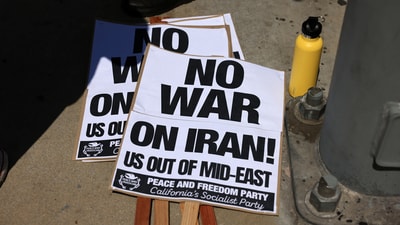 Placards are laid on the ground as demonstrators protest against the United States joining with Israel in attacks on Iran's nuclear facilities, at a federal building in Los Angeles, California, U.S. June 22, 2025.  REUTERS/David Swanson (REUTERS)