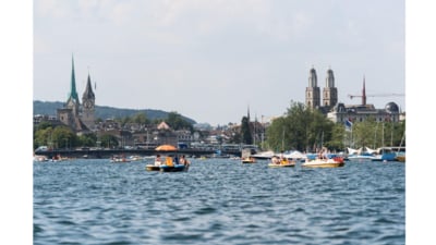 Sunny Zurich days: boating, blue skies and bliss. Sunny Zurich days: boating, blue skies and bliss.