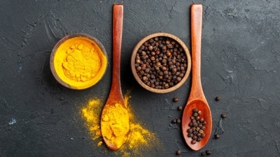 Per the gastroenterologist, if you combine turmeric with black pepper, the piperine in black pepper will help boost the absorption of curcumin. (Freepik) Per the gastroenterologist, if you combine turmeric with black pepper, the piperine in black pepper will help boost the absorption of curcumin. (Freepik)