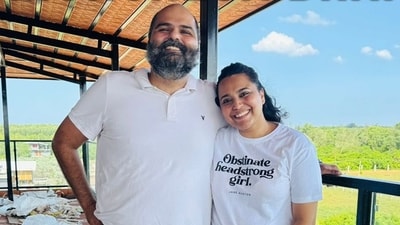 Swara Bhasker met stand-up comedian Kunal Kamra in Tamil Nadu. Swara Bhasker met stand-up comedian Kunal Kamra in Tamil Nadu.