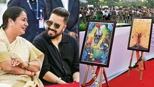 Offstage, Mika shared some light moments with Delhi Chief Minister Rekha Gupta (L) and artwork displayed at the event (R). (Photo: Salman Ali/HT)