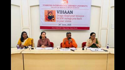 Dr Rajiv Yeravdekar outlines the objectives of VIHAAN, Symbiosis International University’s anti-drug wellness campaign. (HT) Dr Rajiv Yeravdekar outlines the objectives of VIHAAN, Symbiosis International University’s anti-drug wellness campaign. (HT)