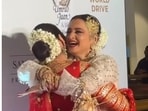 Rekha gave a tight hug to Tabu at the screening of Umrao Jaan.
