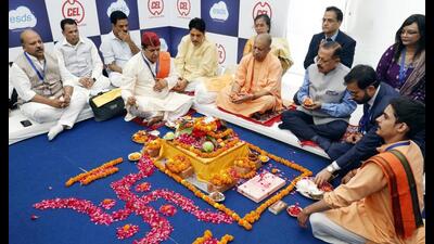 Chief minister Yogi Adityanath and minister of state for science and technology (independent charge) Jitendra Singh laid the foundation stone of CEL-ESDS Green Data Centre in Sahibabad, Ghaziabad, on Thursday. (Sakib Ali /HT Photo)