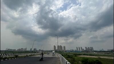 Pre-monsoon cloudy weather above the Dwarka Expressway near Gurugram Sector 102 on Thursday. (Parveen Kumar/HT Photo)