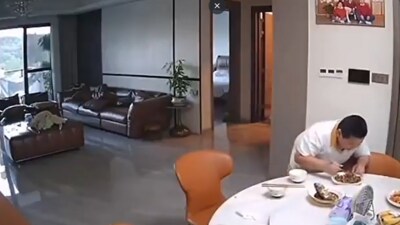 A young boy in China has gone viral for running back to eat his food in the middle of an earthquake (X) A young boy in China has gone viral for running back to eat his food in the middle of an earthquake (X)