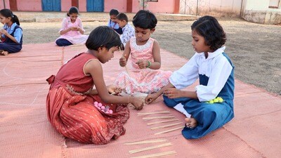 The focus is on improving reading fluency with comprehension, helping children express themselves clearly in both spoken and written forms and strengthening analytical thinking and math skills, said the volunteers. (HT PHOTO)