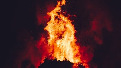 Irwindale grass fire: Huge blaze breaks out at Olive Pit Mine, cause under investigation (Unsplash - representational image) Irwindale grass fire: Huge blaze breaks out at Olive Pit Mine, cause under investigation (Unsplash - representational image)