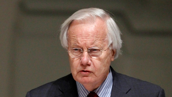 Bill Moyers, former press secretary, has died at 91 (AP)