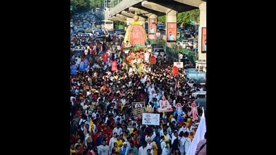Devotees take part in a procession taken out by ISKCON on Jagannath Rath Yatra in Lucknow on Friday (Deepak Gupta/HT) Devotees take part in a procession taken out by ISKCON on Jagannath Rath Yatra in Lucknow on Friday (Deepak Gupta/HT)