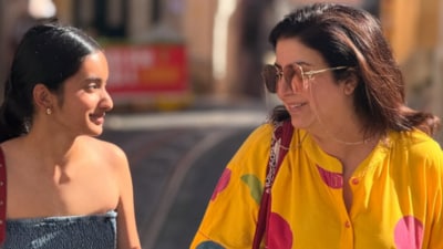 Farah Khan shares an adorable picture with daughter Diva. Farah Khan shares an adorable picture with daughter Diva.