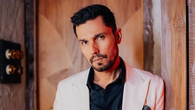 Mumbai real estate update: Randeep Hooda has purchased an apartment in Mumbai's Versova area in Andheri West for ₹5.63 crore, according to property registration documents. (HT Files) Mumbai real estate update: Randeep Hooda has purchased an apartment in Mumbai's Versova area in Andheri West for ₹5.63 crore, according to property registration documents. (HT Files)