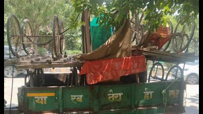 The Municipal Corporation of Gurugram carried out the drive on Friday across Sector 38, Islampur Colony, Sector 47, and adjoining areas in Gurugram to remove unauthorised structures from public spaces. (HT PHOTO) The Municipal Corporation of Gurugram carried out the drive on Friday across Sector 38, Islampur Colony, Sector 47, and adjoining areas in Gurugram to remove unauthorised structures from public spaces. (HT PHOTO)