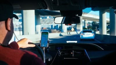 Fraud at Bengaluru airport: Two cab drivers charge ₹4,220 for a ride from the Kempegowda International Airport till JP Nagar. (Unsplash/@Paul Hanaoka) Fraud at Bengaluru airport: Two cab drivers charge ₹4,220 for a ride from the Kempegowda International Airport till JP Nagar. (Unsplash/@Paul Hanaoka)