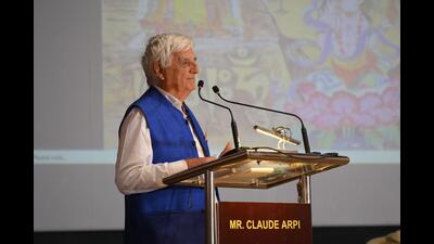French scholar and expert on Tibetan affairs, Claude Arpi during a seminar titled ‘Interwoven Roots: Shared Indo-Tibetan Heritage’ at the headquarters of the Army Training Command in Shimla on Saturday. (HT Photo) French scholar and expert on Tibetan affairs, Claude Arpi during a seminar titled ‘Interwoven Roots: Shared Indo-Tibetan Heritage’ at the headquarters of the Army Training Command in Shimla on Saturday. (HT Photo)