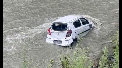 The car that fell into a river in Sainj area in Kullu district on Saturday. (HT Photo)