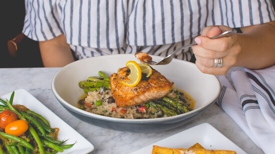 Know what to eat when you have fatty liver. (Image by Unsplash)