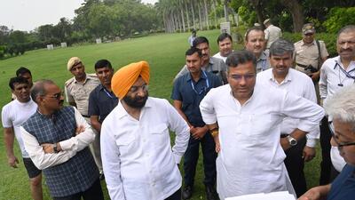 Delhi ministers Manjinder Singh Sirsa and Pavesh Kumar inspect Nehru Park on Sunday. (Arvind Yadav/HT) Delhi ministers Manjinder Singh Sirsa and Pavesh Kumar inspect Nehru Park on Sunday. (Arvind Yadav/HT)