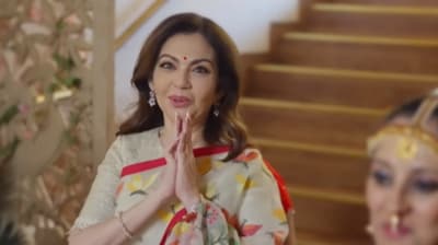 Nita Ambani at Chef Vikas Khanna's New York restaurant, Bungalow. (Instagram/nmacc.indiaweekend) Nita Ambani at Chef Vikas Khanna's New York restaurant, Bungalow. (Instagram/nmacc.indiaweekend)