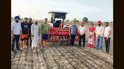 The Direct Seeded Rice method utilises specialised machines that plant seeds directly with drills. (HT Photo) The Direct Seeded Rice method utilises specialised machines that plant seeds directly with drills. (HT Photo)