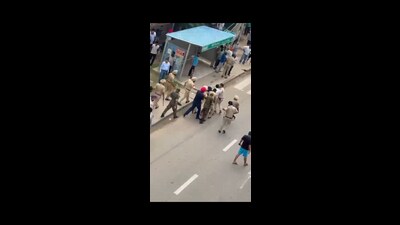 The accused tried to flee on a motorcycle but were intercepted at Nijjer Chowk. (HT Photo)