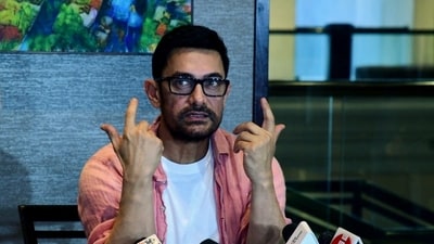 Aamir Khan recalls his interaction with underworld people. Aamir Khan recalls his interaction with underworld people.
