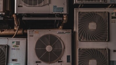 The mechanic was repairing an air conditioning unit on the 8th floor of Agrawal Cyber Plaza. (Representative image/Unsplash) The mechanic was repairing an air conditioning unit on the 8th floor of Agrawal Cyber Plaza. (Representative image/Unsplash)