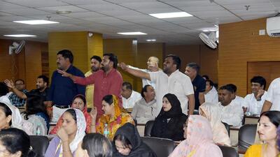 Councillors protesting against the increase in house tax at Monday’s board meeting. (Sakib Ali/HT Photo) Councillors protesting against the increase in house tax at Monday’s board meeting. (Sakib Ali/HT Photo)