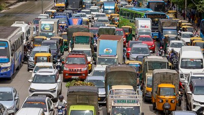 A Bengaluru resident flagged collapsing infrastructure after witnessing a beam fall and a 3:30 am traffic jam, (PTI)