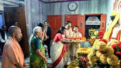 President Droupadi Murmu offering prayers at the Gorakhnath temple in Gorakhpur on Monday. (ANI PHOTO)