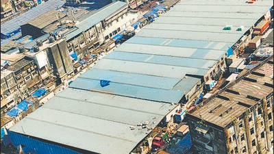 The vendors were asked to vacate the Chhatrapati Shivaji Maharaj Fish Market The vendors were asked to vacate the Chhatrapati Shivaji Maharaj Fish Market