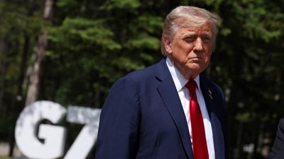 Donald Trump to sign order lifting Syria sanctions on Monday, says White House (AFP File) Donald Trump to sign order lifting Syria sanctions on Monday, says White House (AFP File)